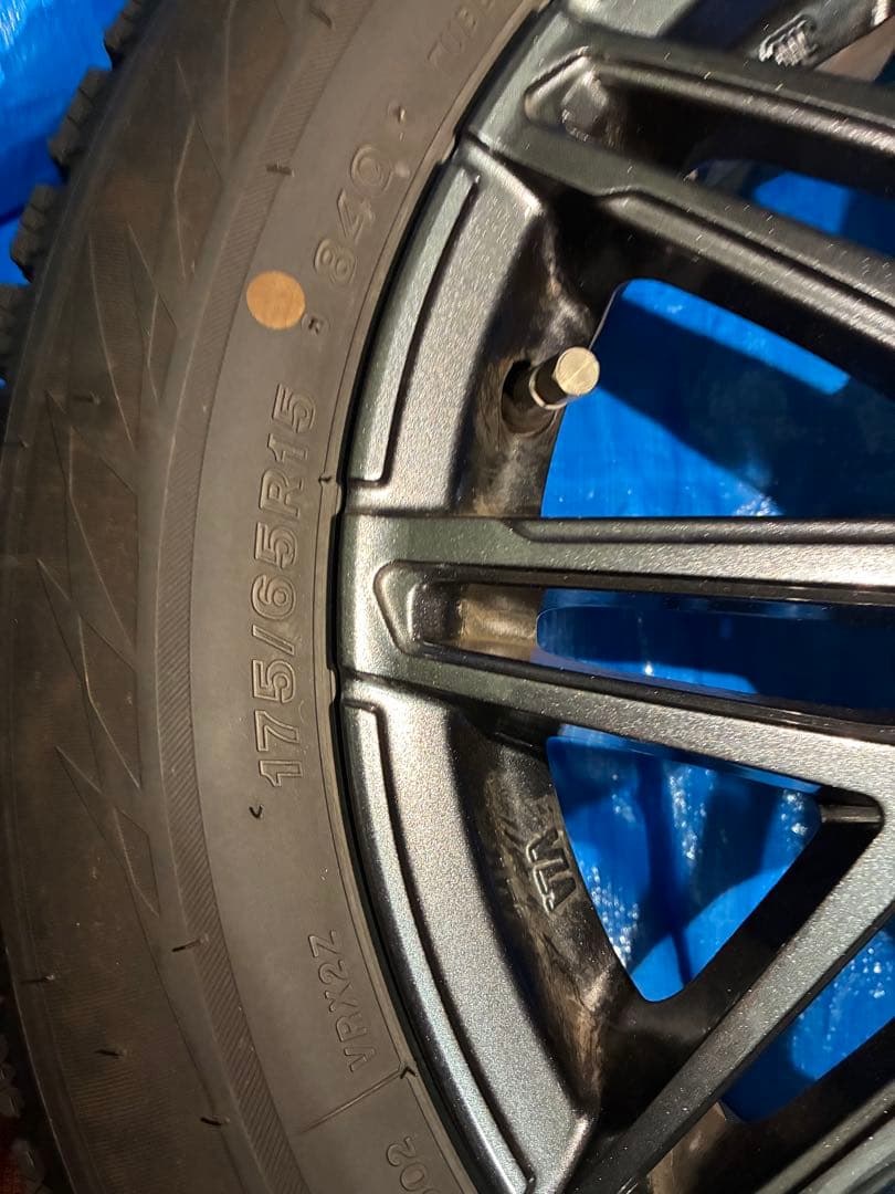 二個口① 2025年購入　ブリヂストン　VRX2【175/65R15】ホイール付
