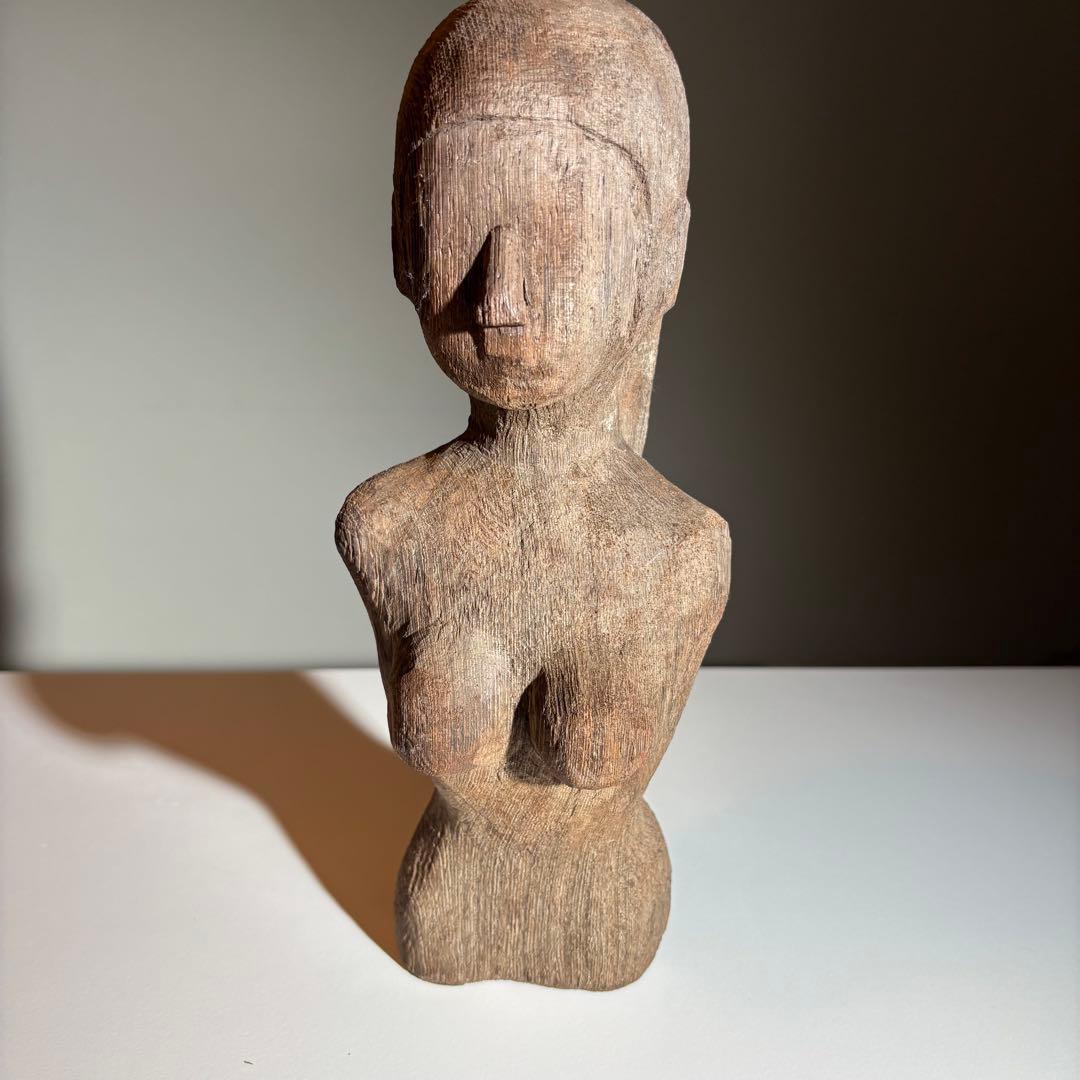 木彫りの女性の胸像 プリミティブアート 現代芸術 オブジェ 置物 フォークアート