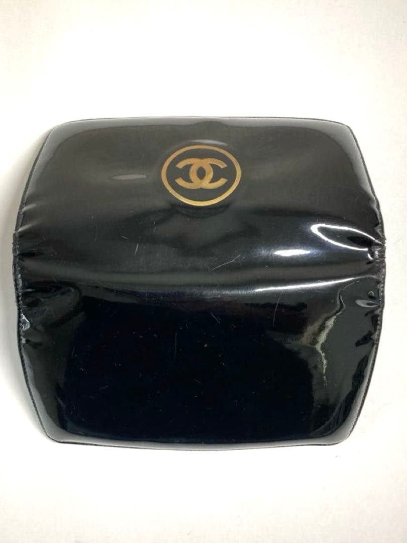 CHANEL シャネル　メイクアップ　パテントレザー　二つ折り長財布　ブラック