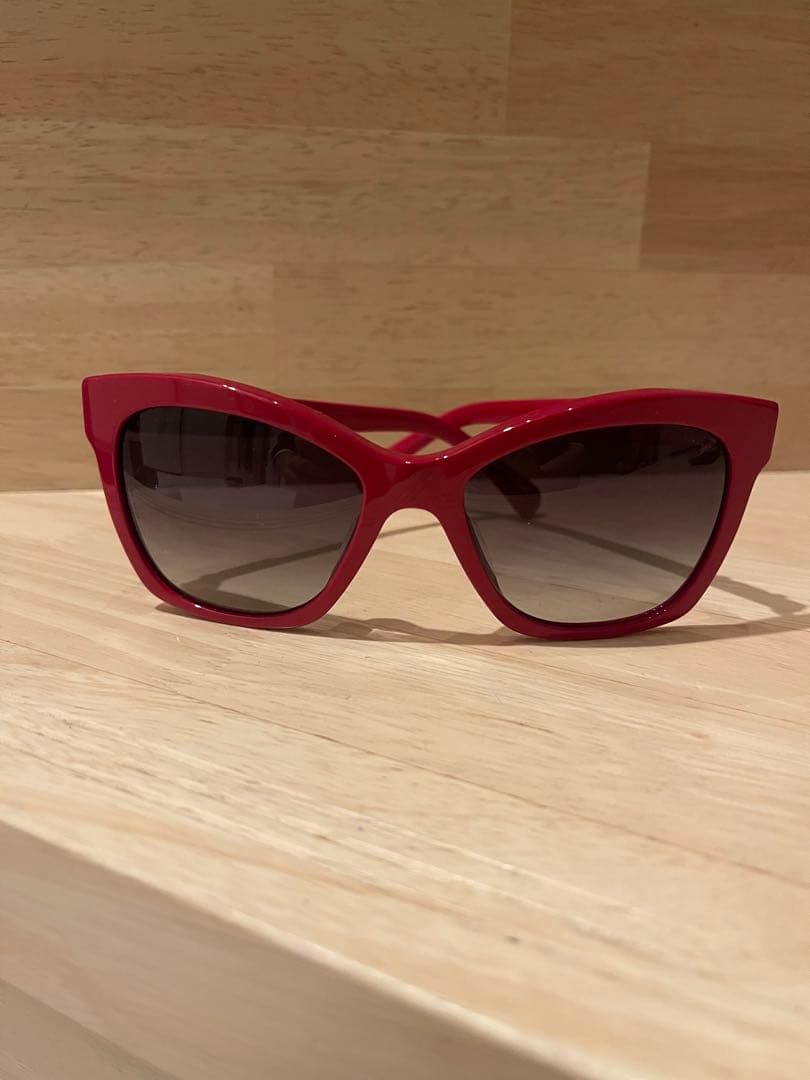 KimonoLoveさま　CHANEL レッド キャットアイ サングラス