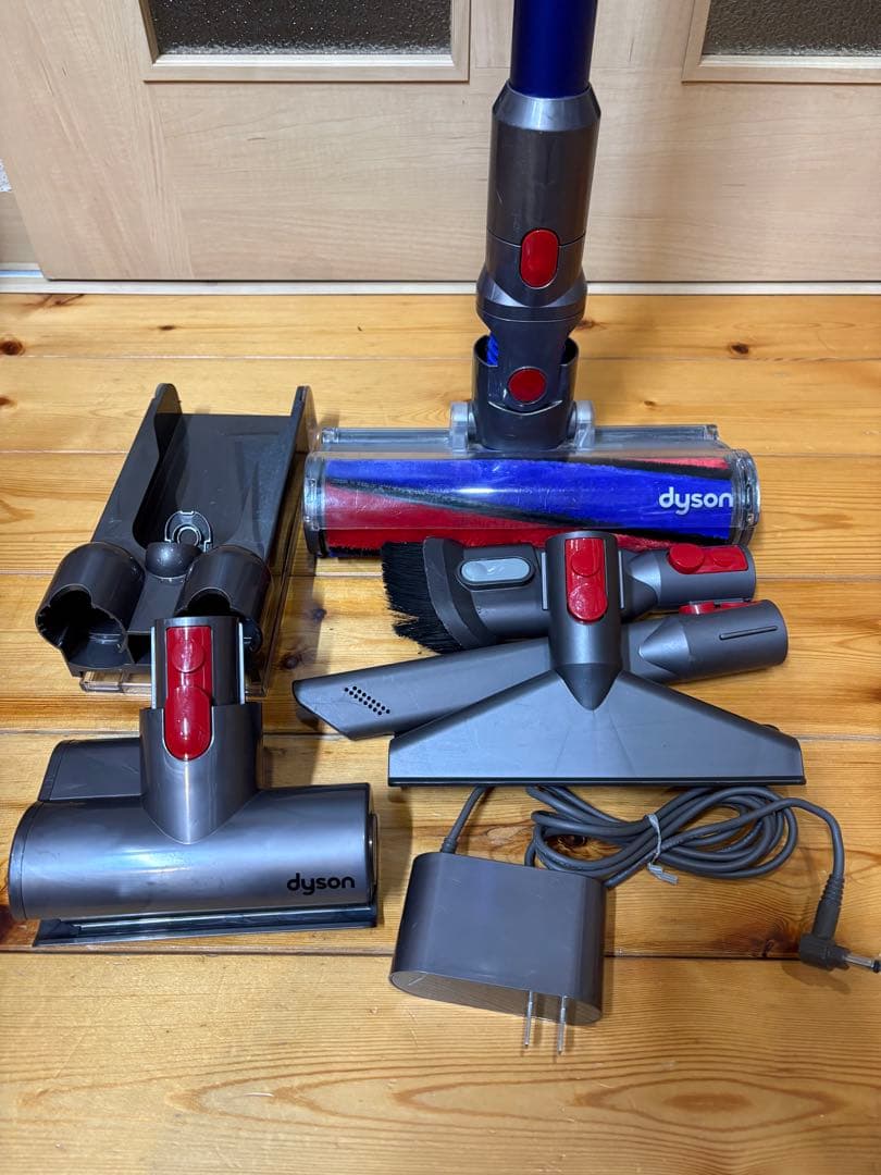ダイソン Dyson V10（SV12） 動作確認済　付属品付き