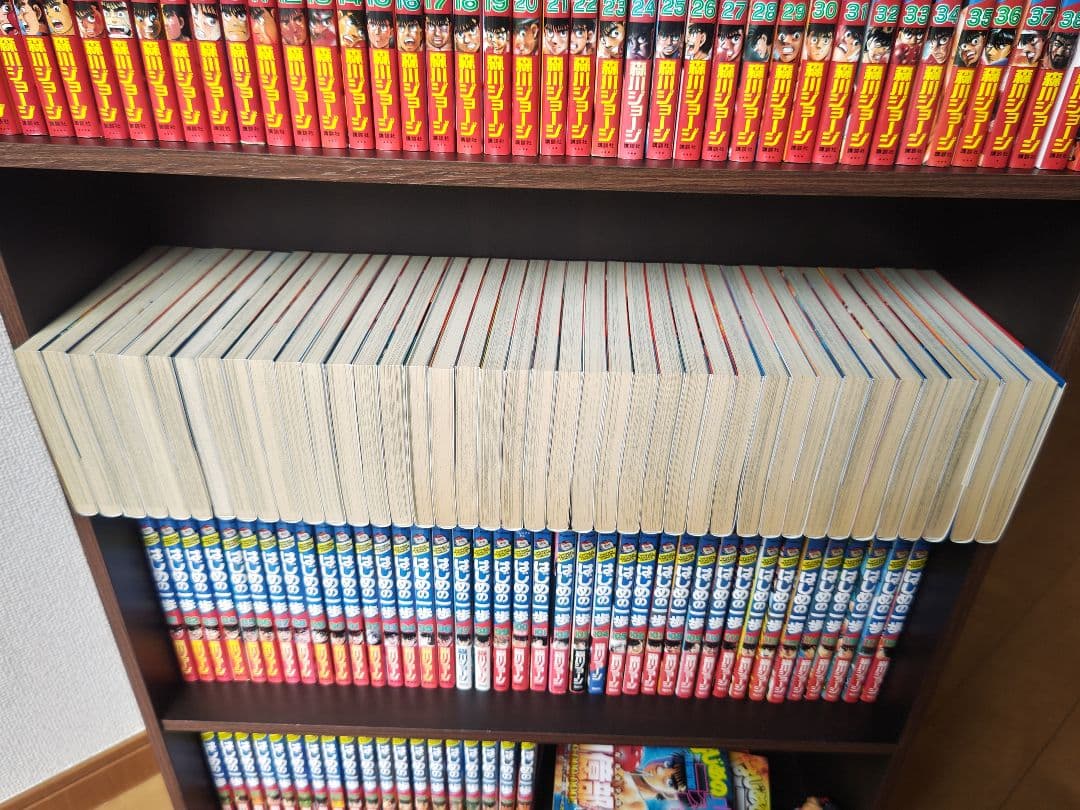 【送料無料】はじめの一歩　全巻　1巻〜141巻　セット　100巻記念フィギュア付