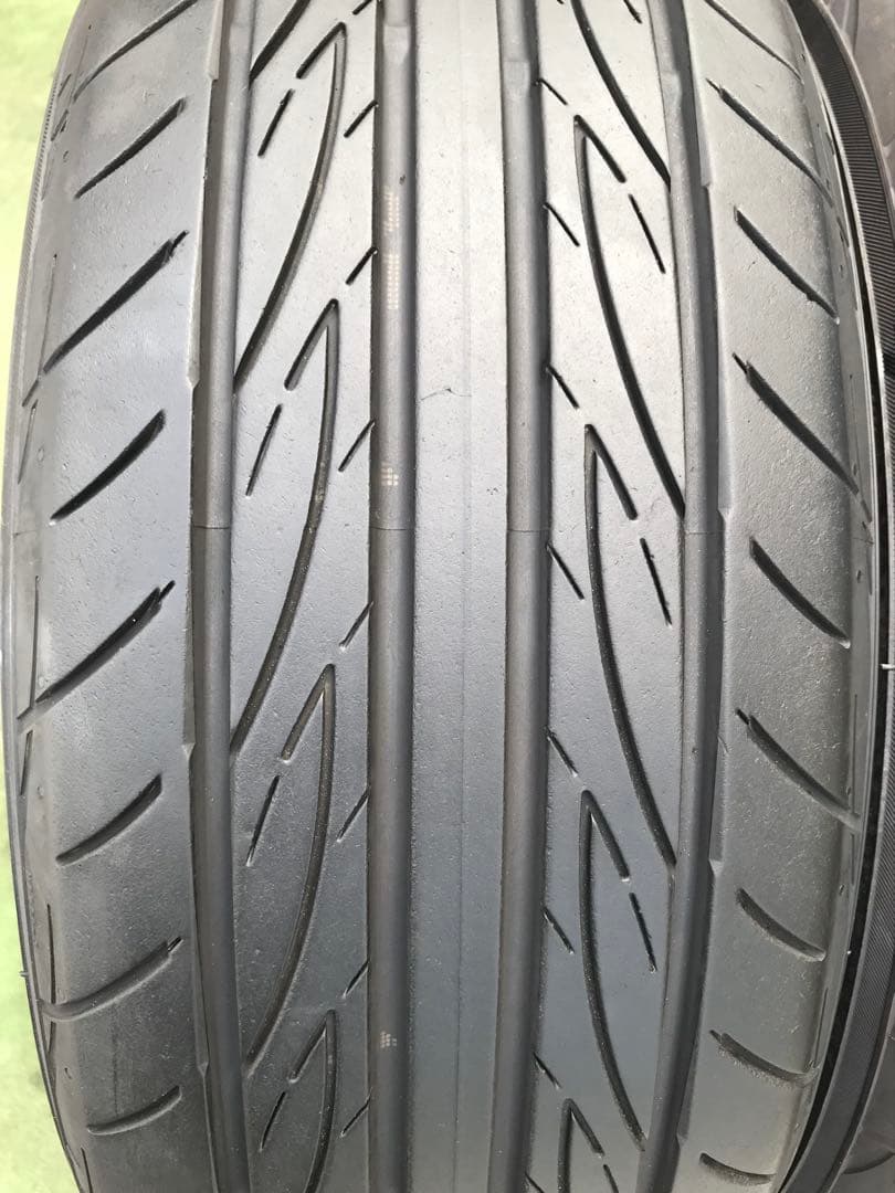 195/50 R16、215/50 R16、　ラジアル タイヤ。