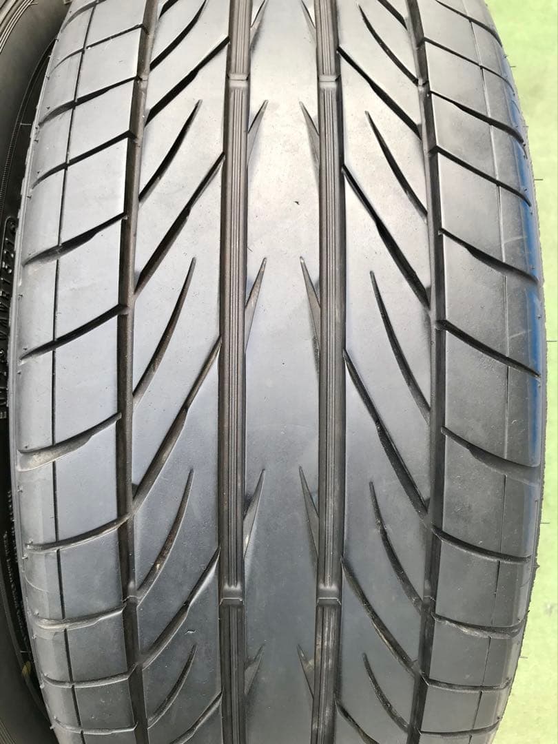 195/50 R16、215/50 R16、　ラジアル タイヤ。