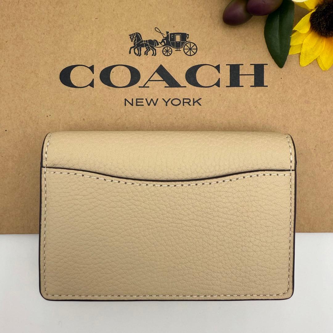 COACH 大人気！！ エッセンシャル ビジネス カードケース アイボリー 新品