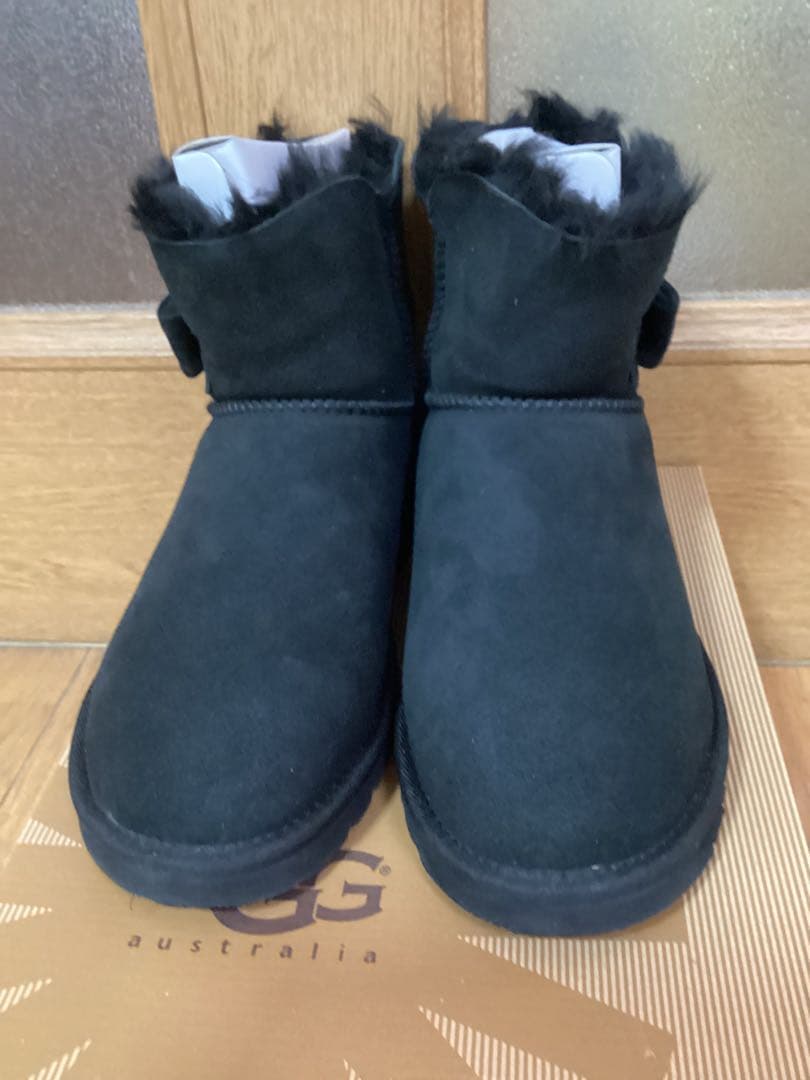 未使用★UGG ジャッキー スワロフスキー リボンブーツ24