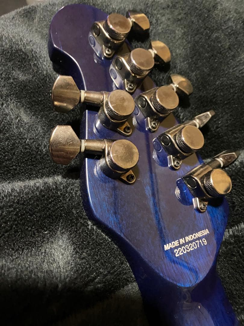 ギター Sterling by MUSICMAN MAJ270