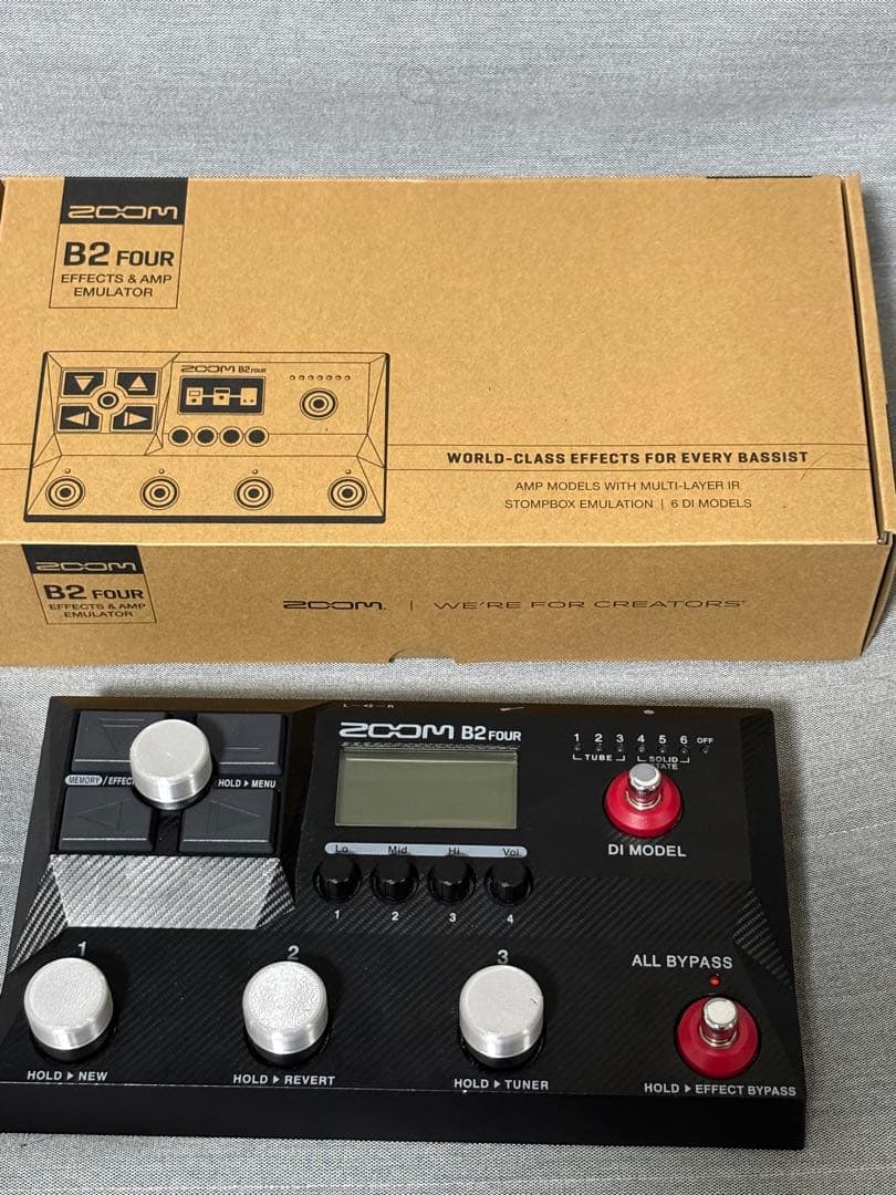 zoom B2 FOUR ベースエフェクター