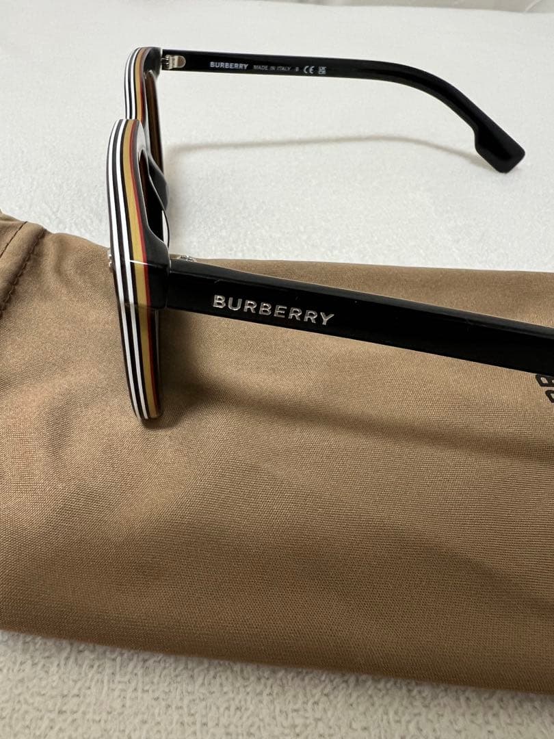 【美品】BURBERRY サングラス ブラック ケース付き