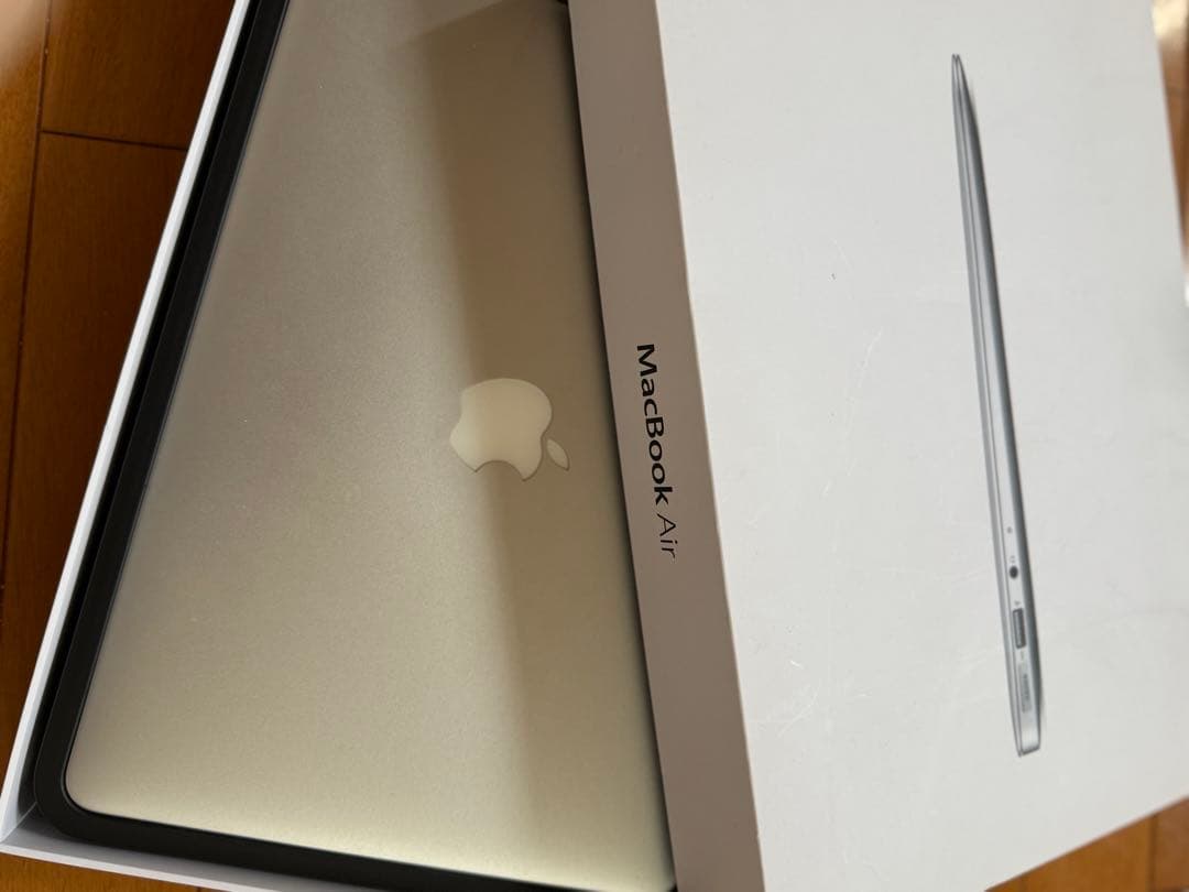 Apple MacBook Air 13インチ シルバー