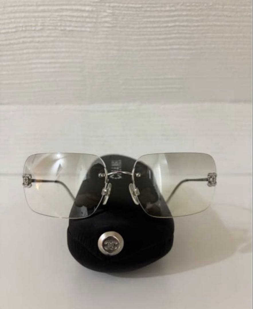 新品未使用　シャネル　サングラス　リムレス