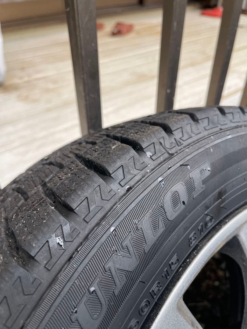 バリ山　DUNLOP スタッドレスタイヤ 175/60R15 手渡しのみ