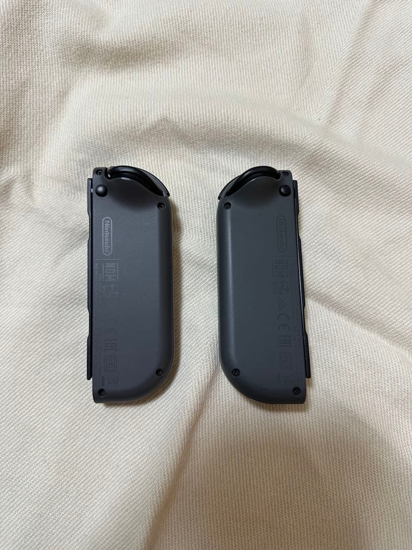 Nintendo Switch 本体 グレー（micro SD64GB付き）
