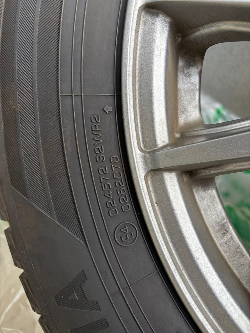 YOKOHAMA スタッドレスタイヤ(205/60R16)
