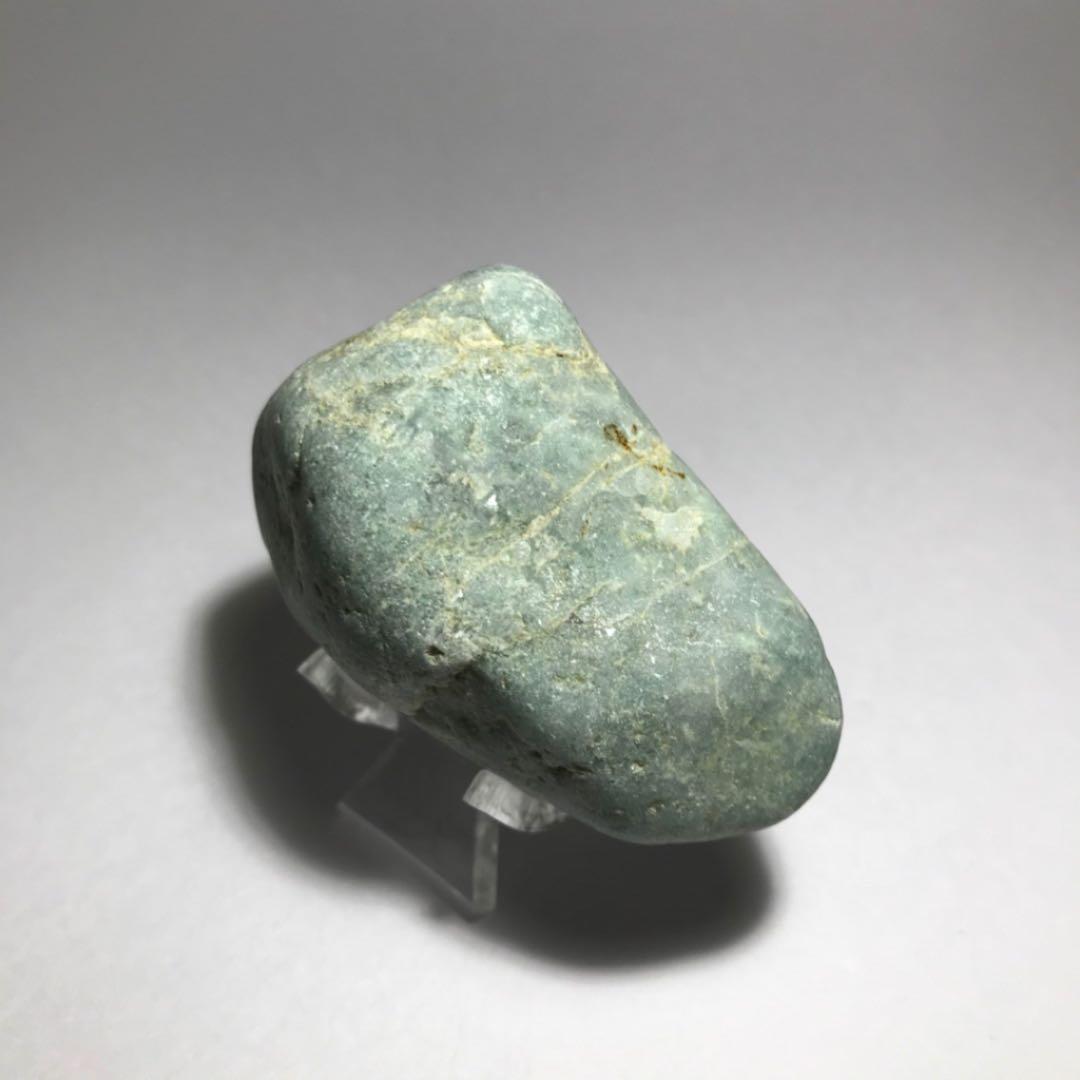 糸魚川翡翠原石【海岸】135g