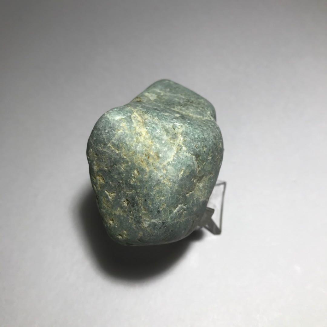糸魚川翡翠原石【海岸】135g