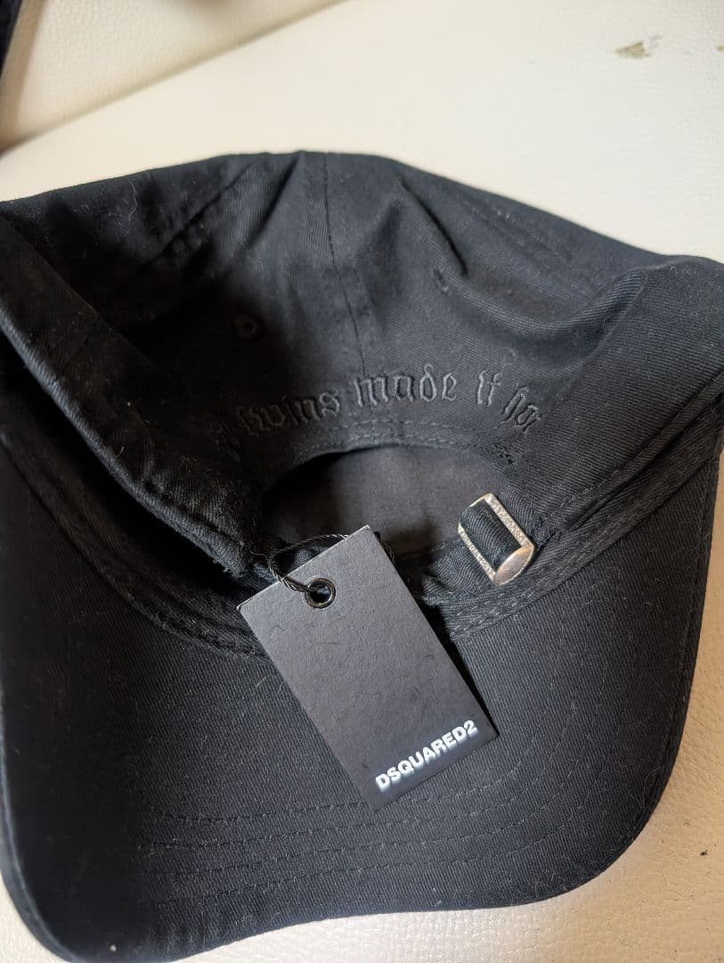 Dsquared2 Goth ブラック刺繍ロゴキャップ