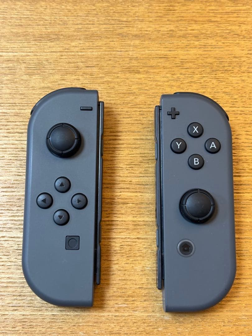 完品美品+5000円相当おまけつき　Nintendo Switch