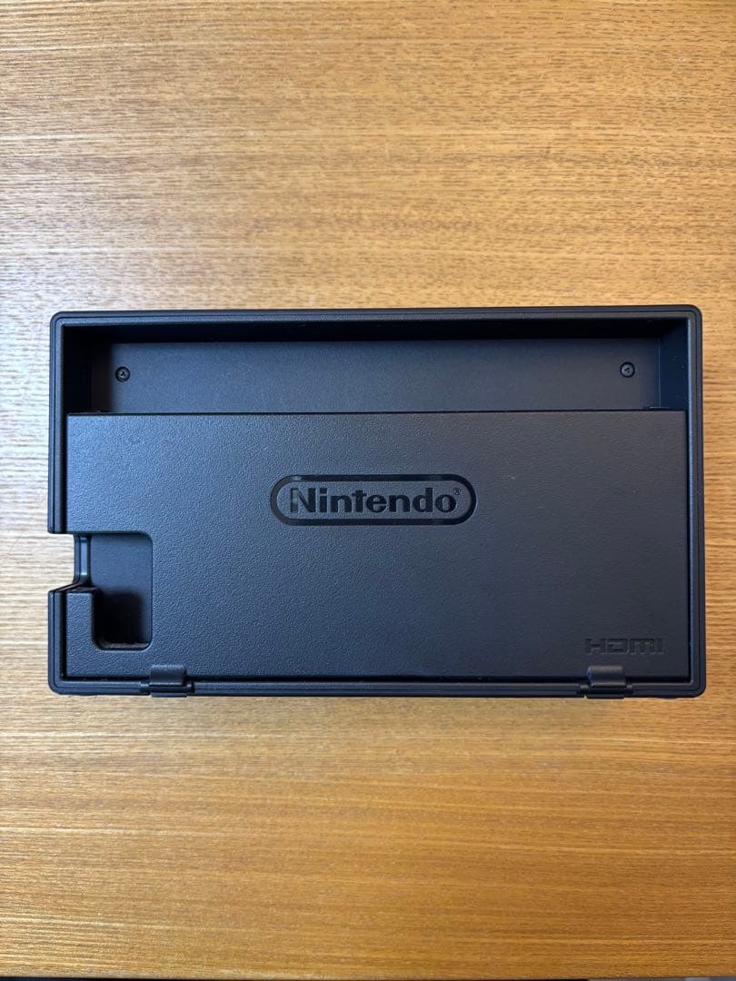 完品美品+5000円相当おまけつき　Nintendo Switch