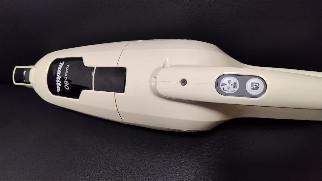 マキタ コードレス掃除機 CL113FD （充電器・ノズル付）