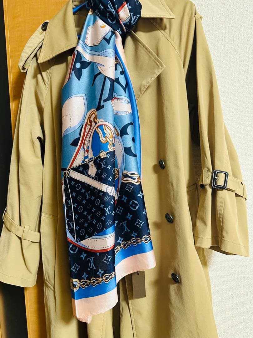 LOUIS VUITTON シルク100%スカーフ→ノベルティー