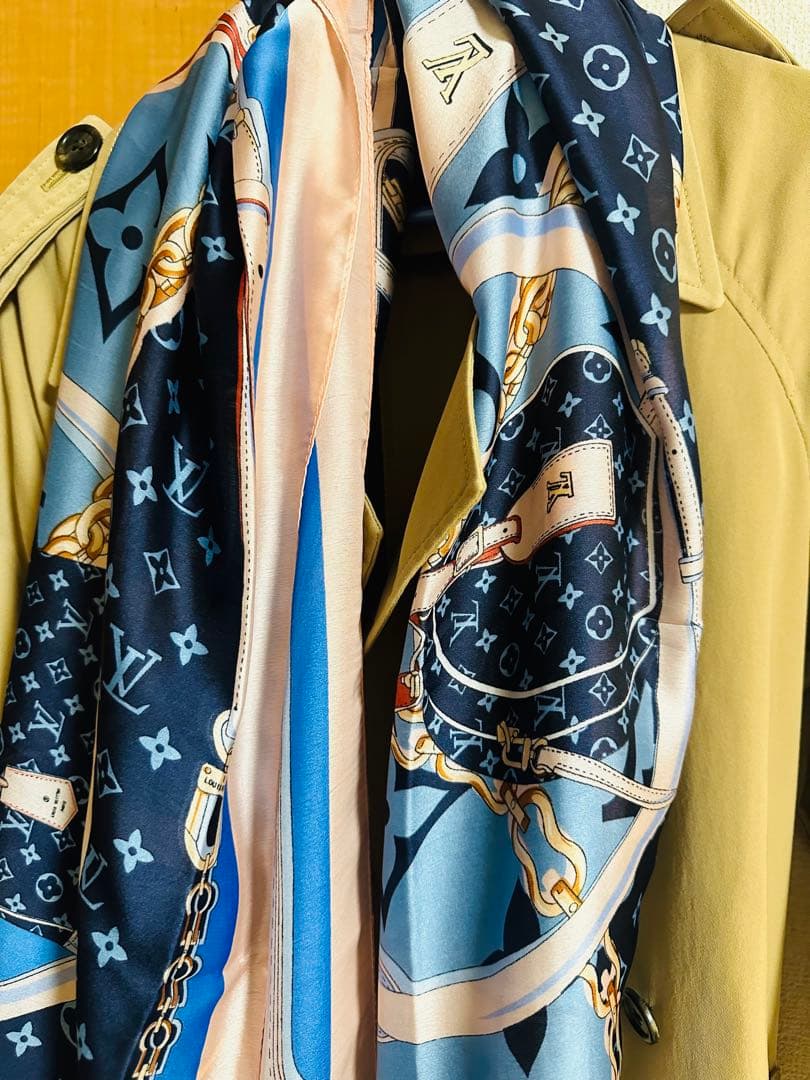 LOUIS VUITTON シルク100%スカーフ→ノベルティー