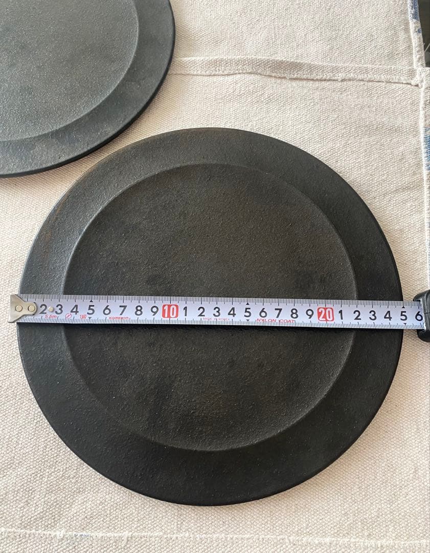 黒木泰等プレート2枚　作家お皿　作家器　ブラック食器
