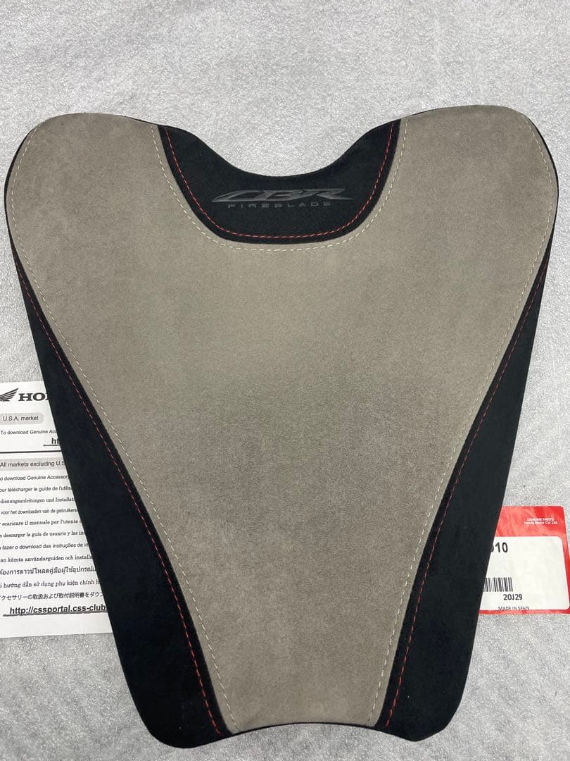 ホンダ純正！CBR1000RR-R(SC82)スペシャルシート　アルカンターラ
