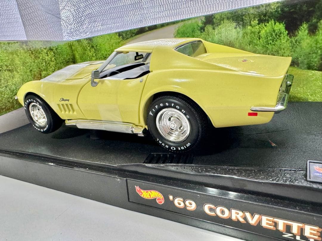 ホットウィール　シボレー・コルベット　ZL-1　1969  イエロー 1/18