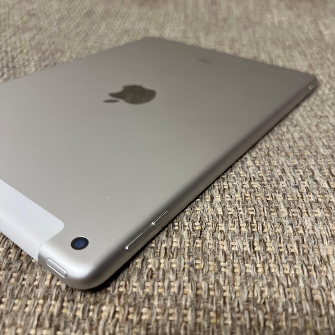 Apple iPad MR6P2J/A 第6世代9.7インチ シルバー 32GB