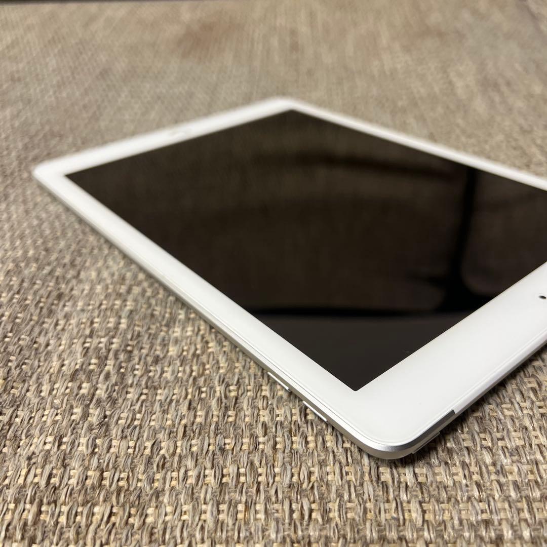 Apple iPad MR6P2J/A 第6世代9.7インチ シルバー 32GB