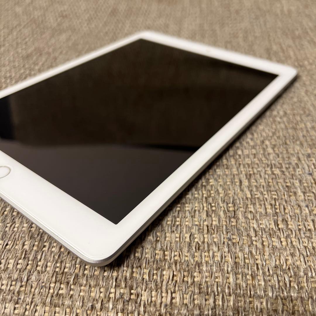Apple iPad MR6P2J/A 第6世代9.7インチ シルバー 32GB