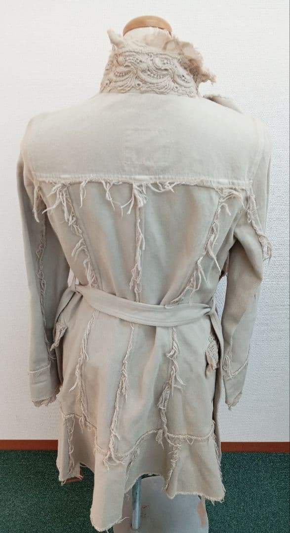美品　GRACE CONTINENTAL レディースロングコート　冬服　ベージュ