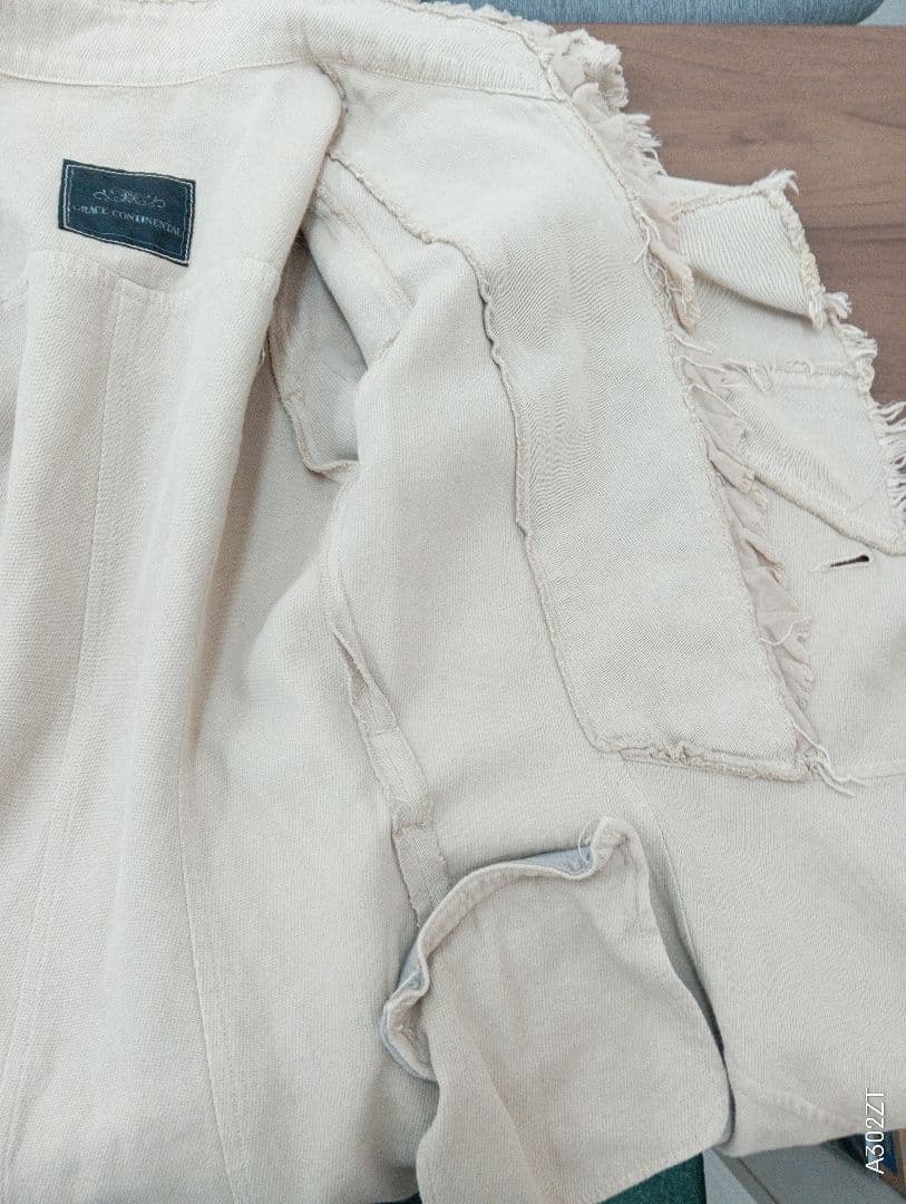 美品　GRACE CONTINENTAL レディースロングコート　冬服　ベージュ
