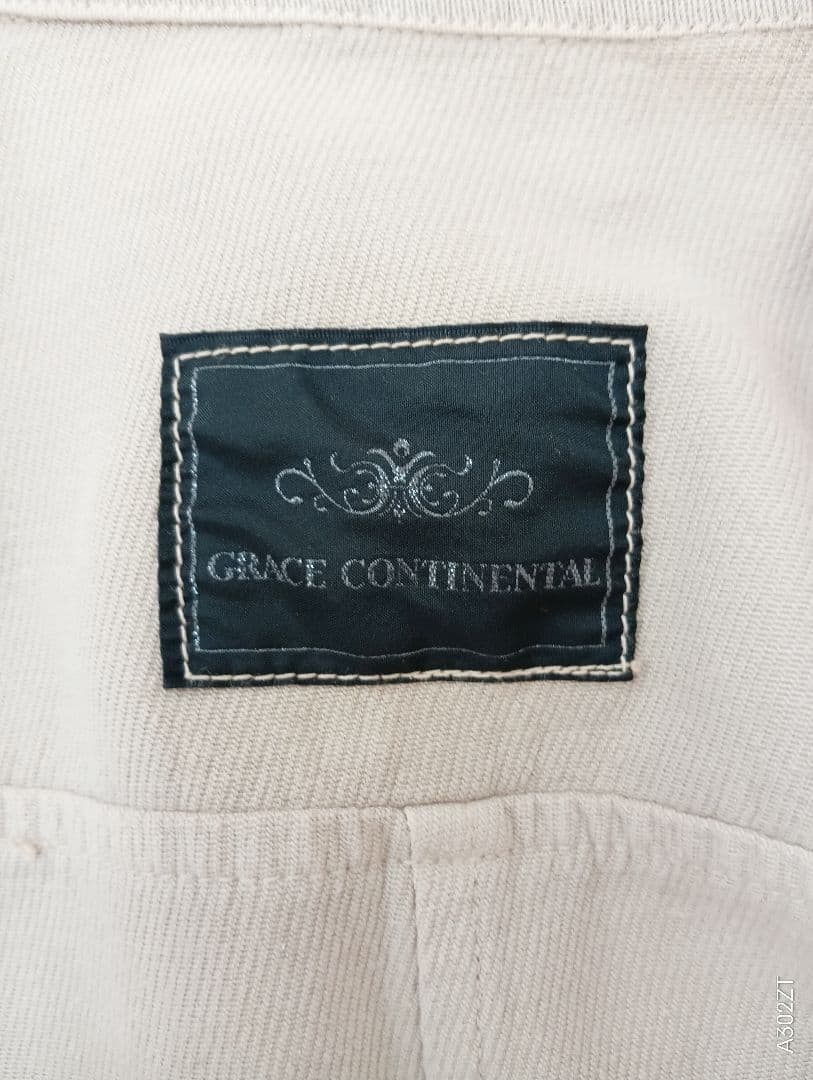 美品　GRACE CONTINENTAL レディースロングコート　冬服　ベージュ