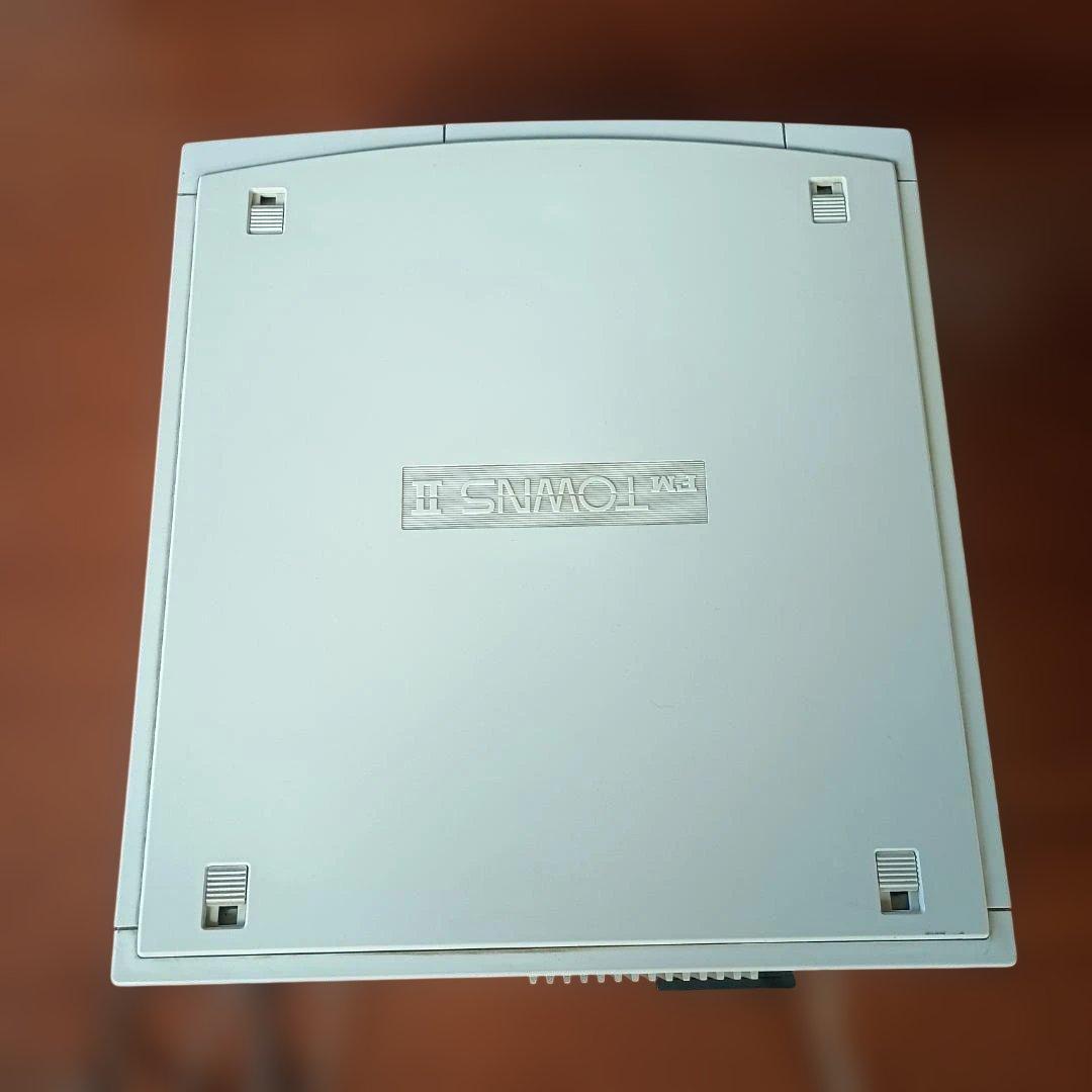 レトロPC　FM-Towns Ⅱ モデルMX20　通電のみ確認の本体　ジャンク