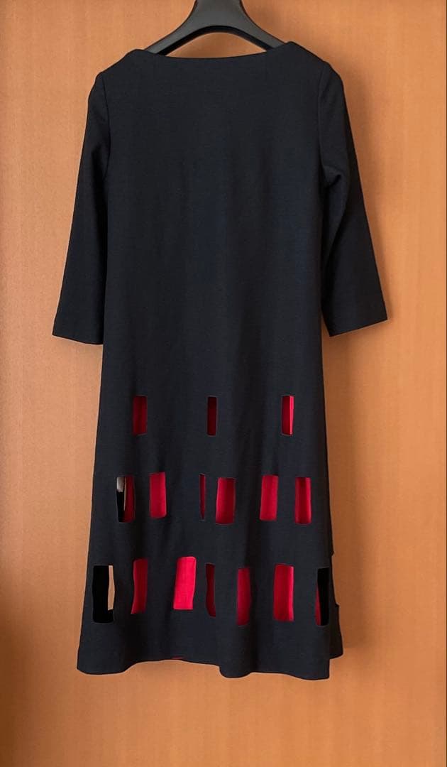 ★シビラ★カットワークワンピース　黒と赤ツインセット　ウール　M タグ付き新品