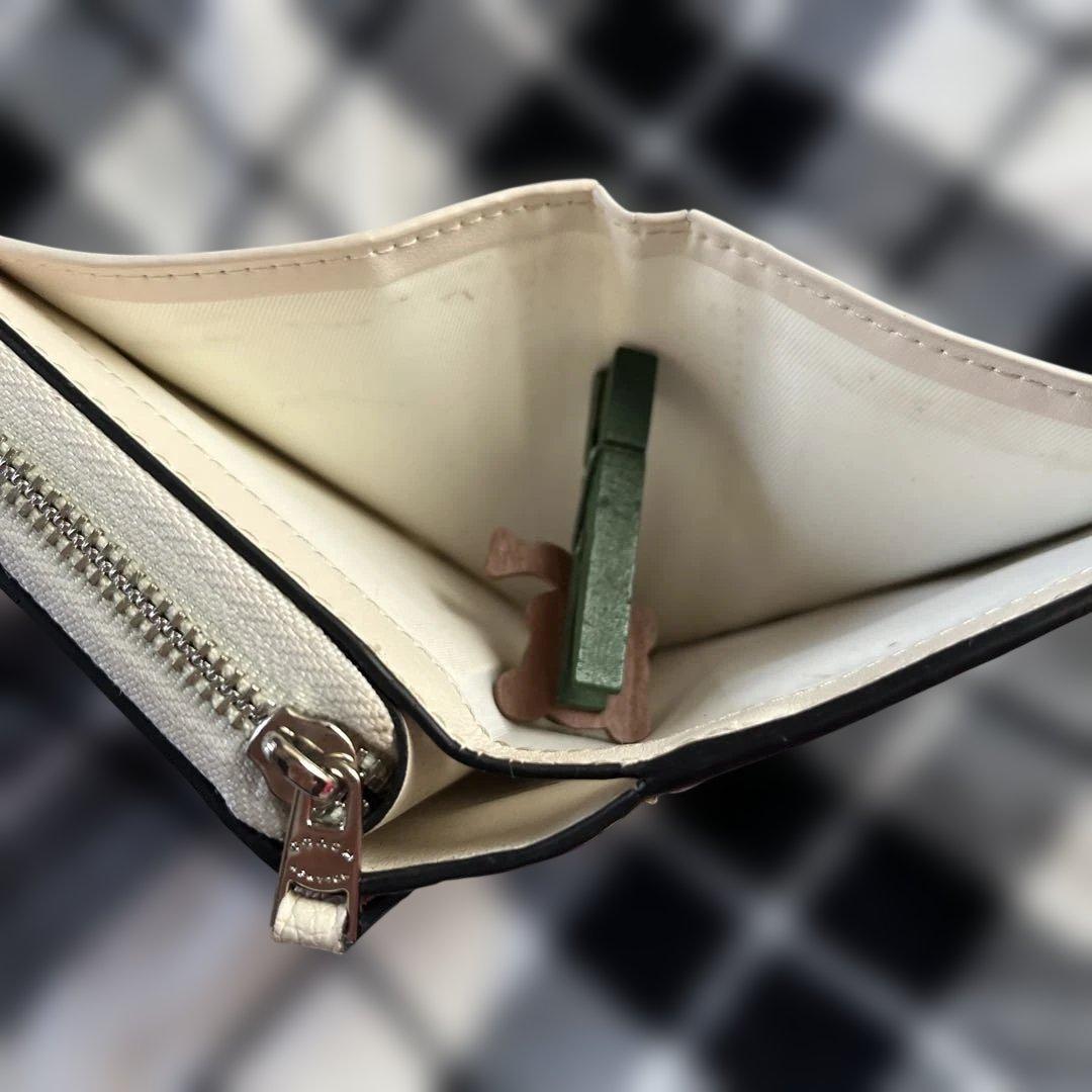 COACH イチゴ柄 二つ折り財布