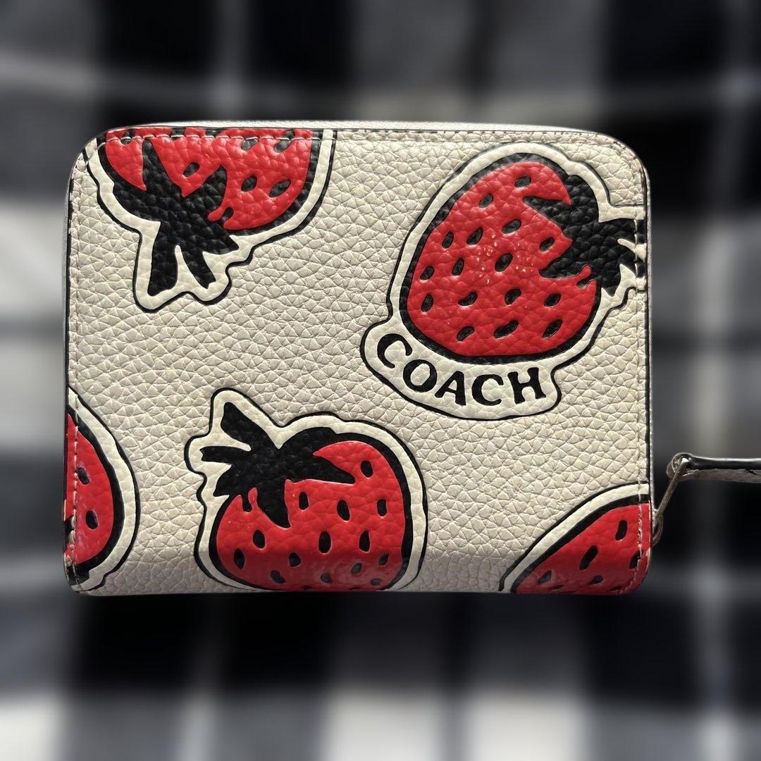 COACH イチゴ柄 二つ折り財布