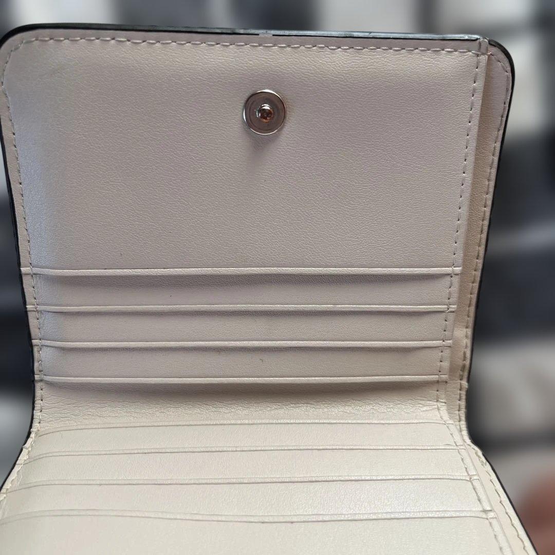 COACH イチゴ柄 二つ折り財布