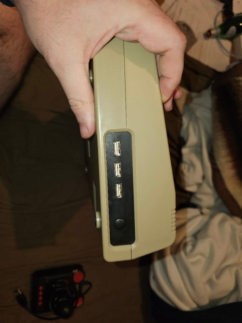 マ*ン様 Commodore 64 THEC64 クラシックゲームコンソール