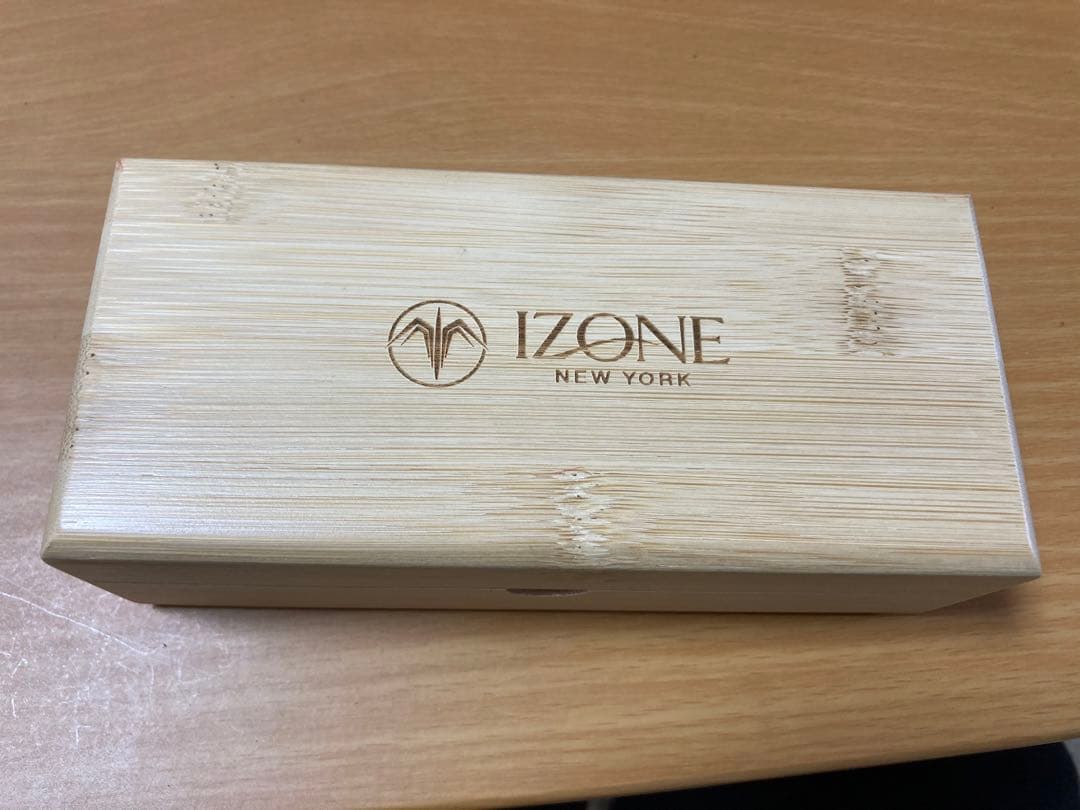 【値下】IZONE 木製フレーム　サングラス　新品