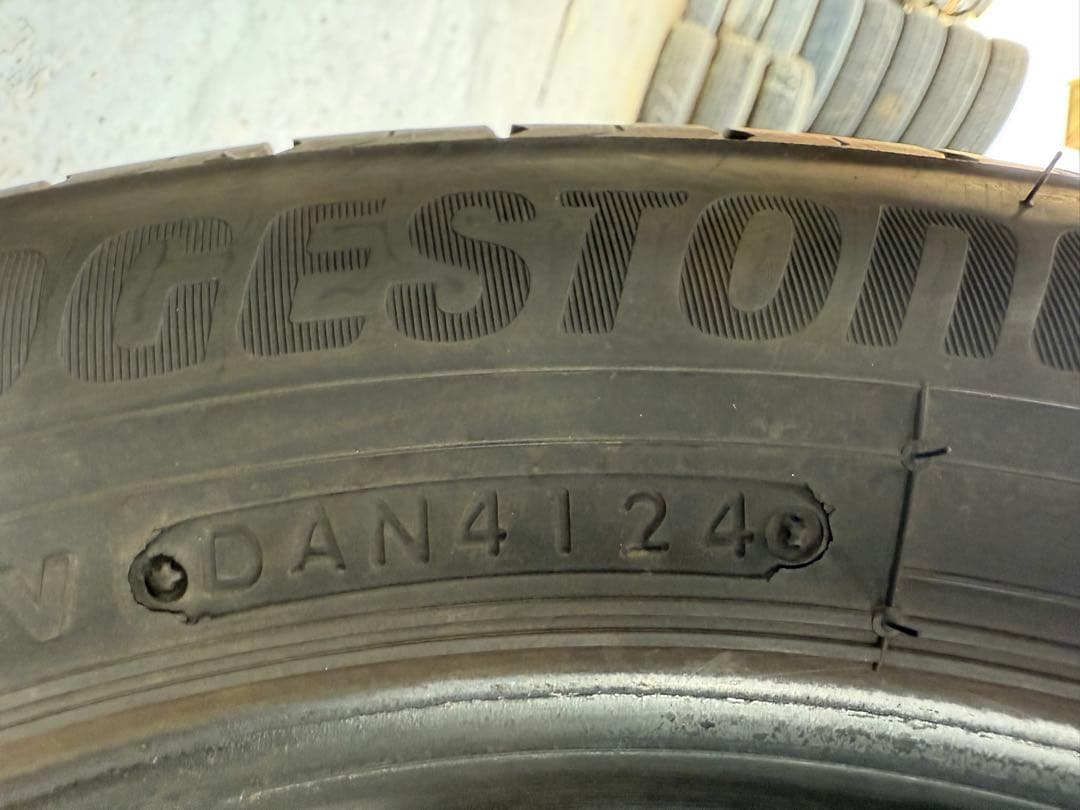 ブリヂストンサマータイヤ155／65R14 75H深溝