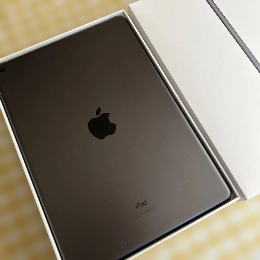 Apple iPad 第9世代　64GB wifi スペースグレイ　カバー付