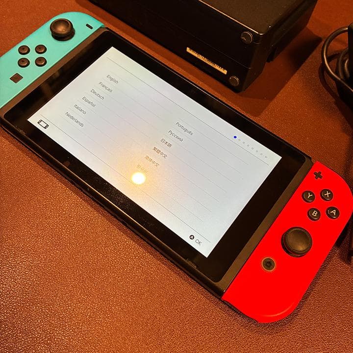 Nintendo Switch 本体 青/赤 　おまけでソフト１本つけます