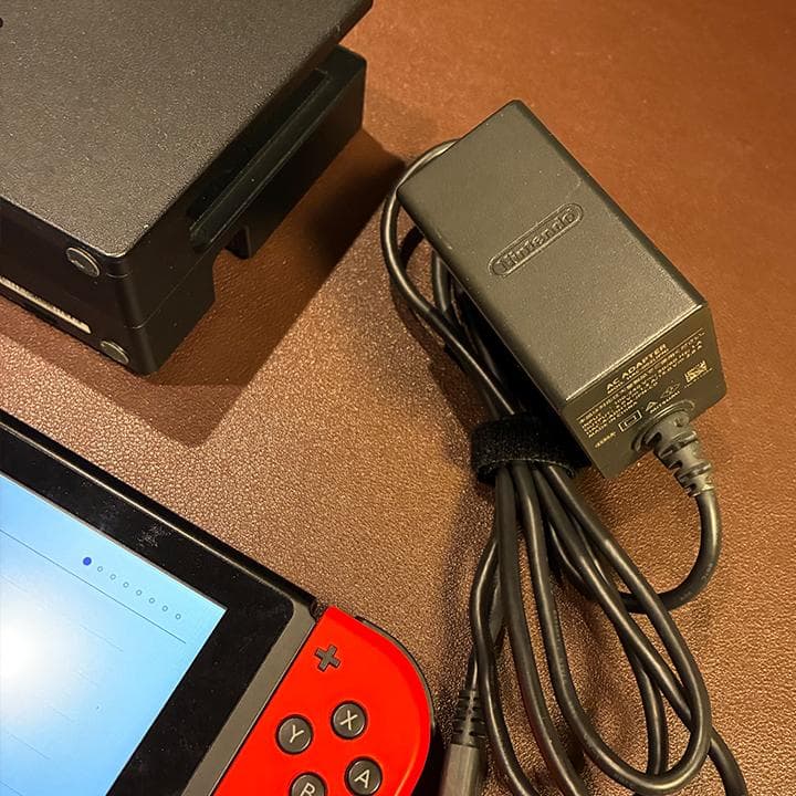 Nintendo Switch 本体 青/赤 　おまけでソフト１本つけます