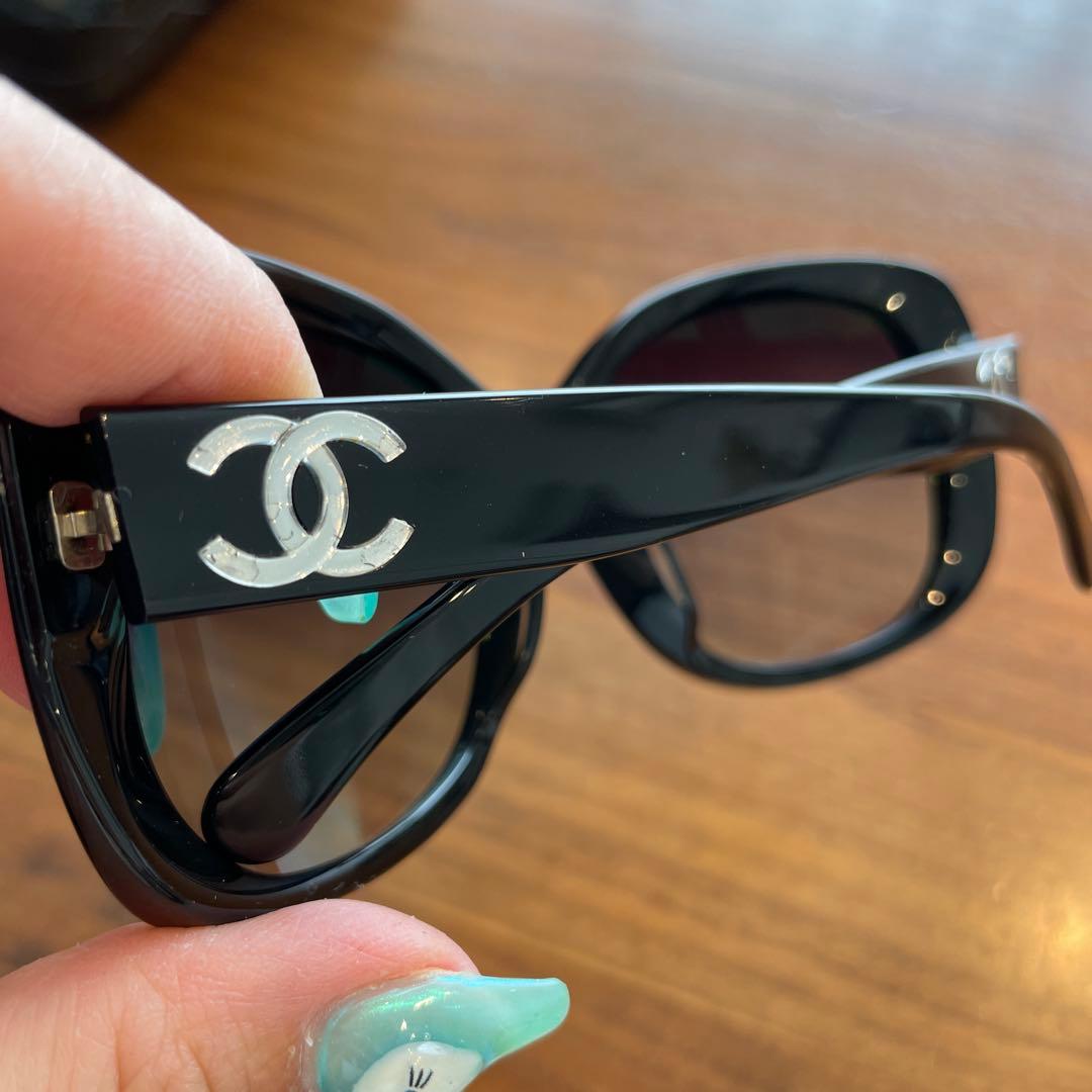 Chanel ブラック サングラス (ケースあり)