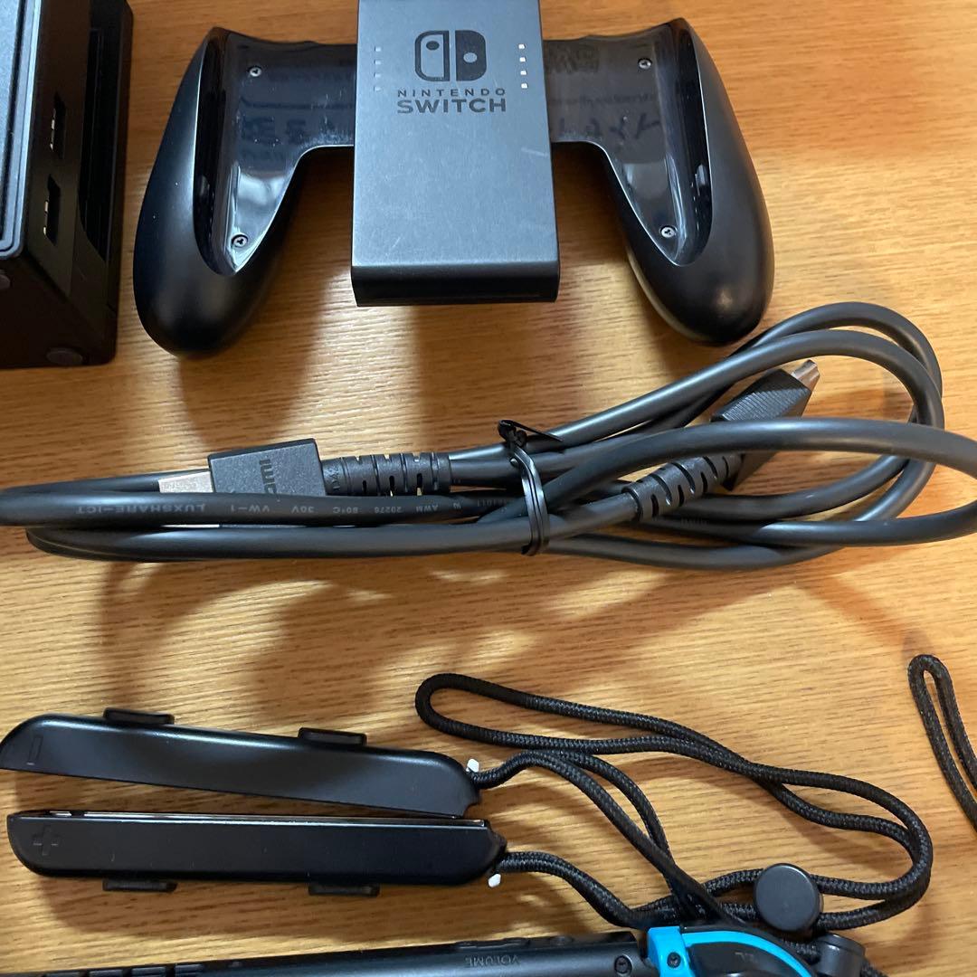 任天堂Switch本体 箱袋等付き おまけケース付き