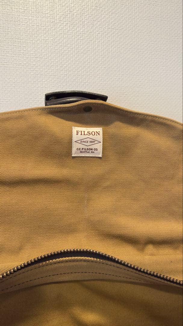 FILSON ショルダーバッグ ベージュ