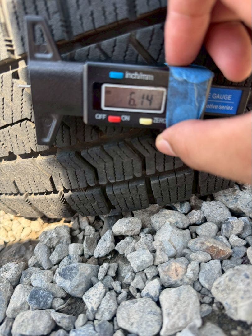 ブリヂストン　ブリザック vrx2 175/65r15 20年製　バリ山